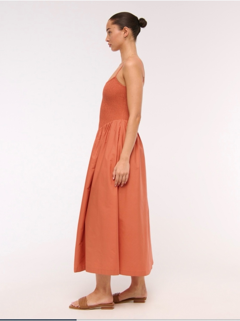 Smocked dipped waist midi dress - Picture 3 of 3